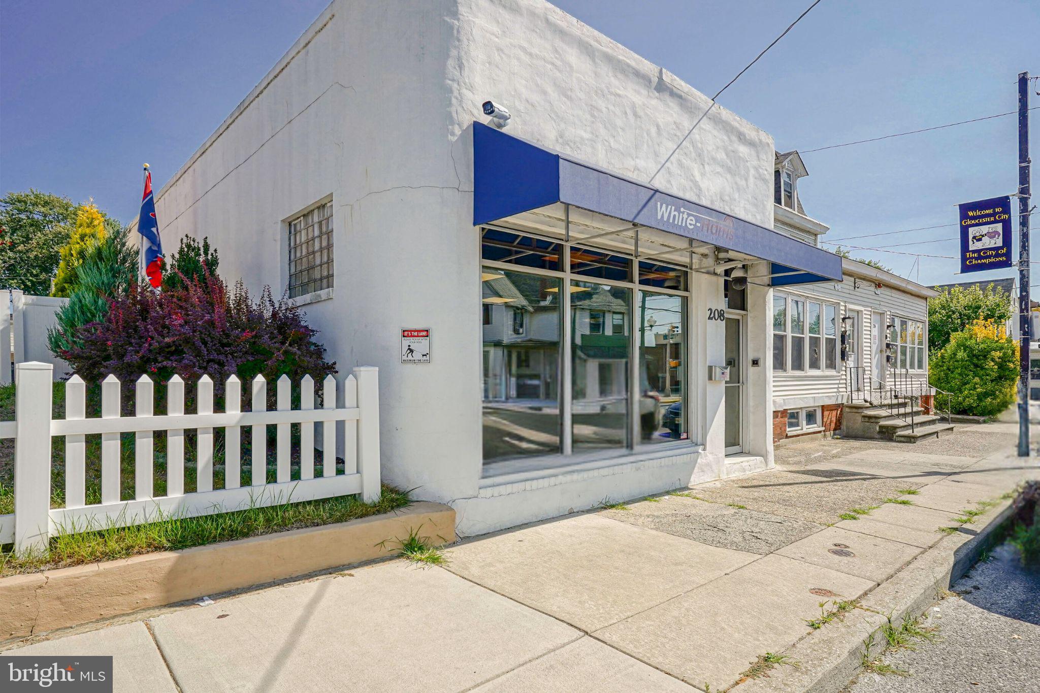 208 N BROADWAY
