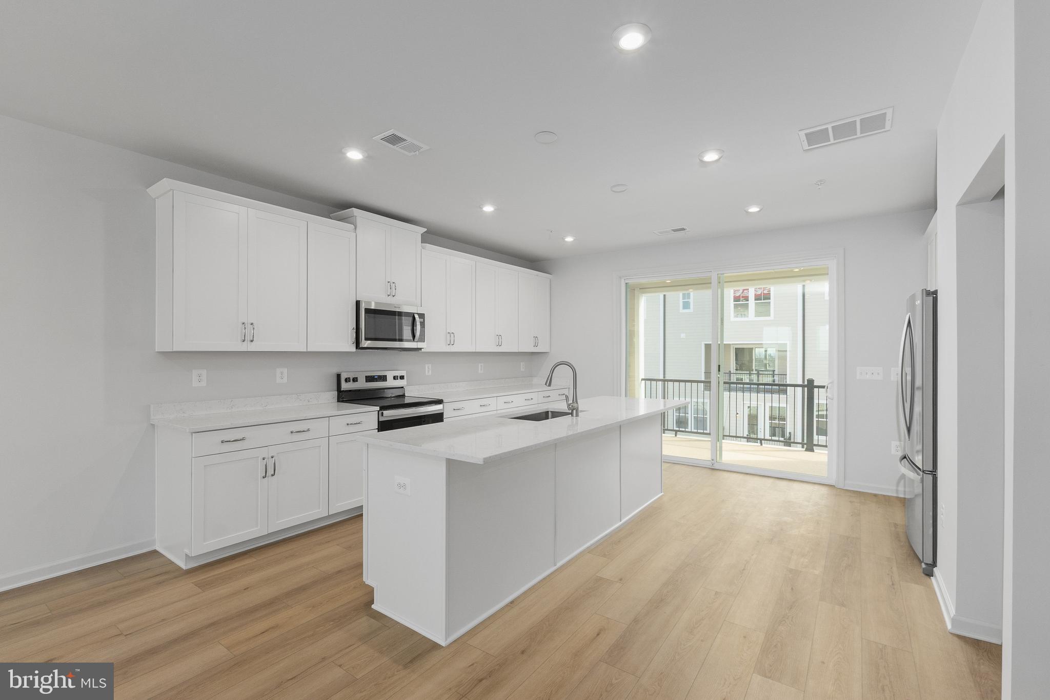 GOOSE CREEK VILLAGE - Residential