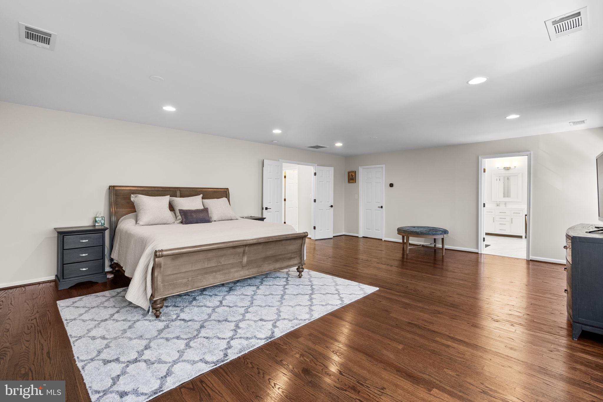 DARNESTOWN OUTSIDE - Residential