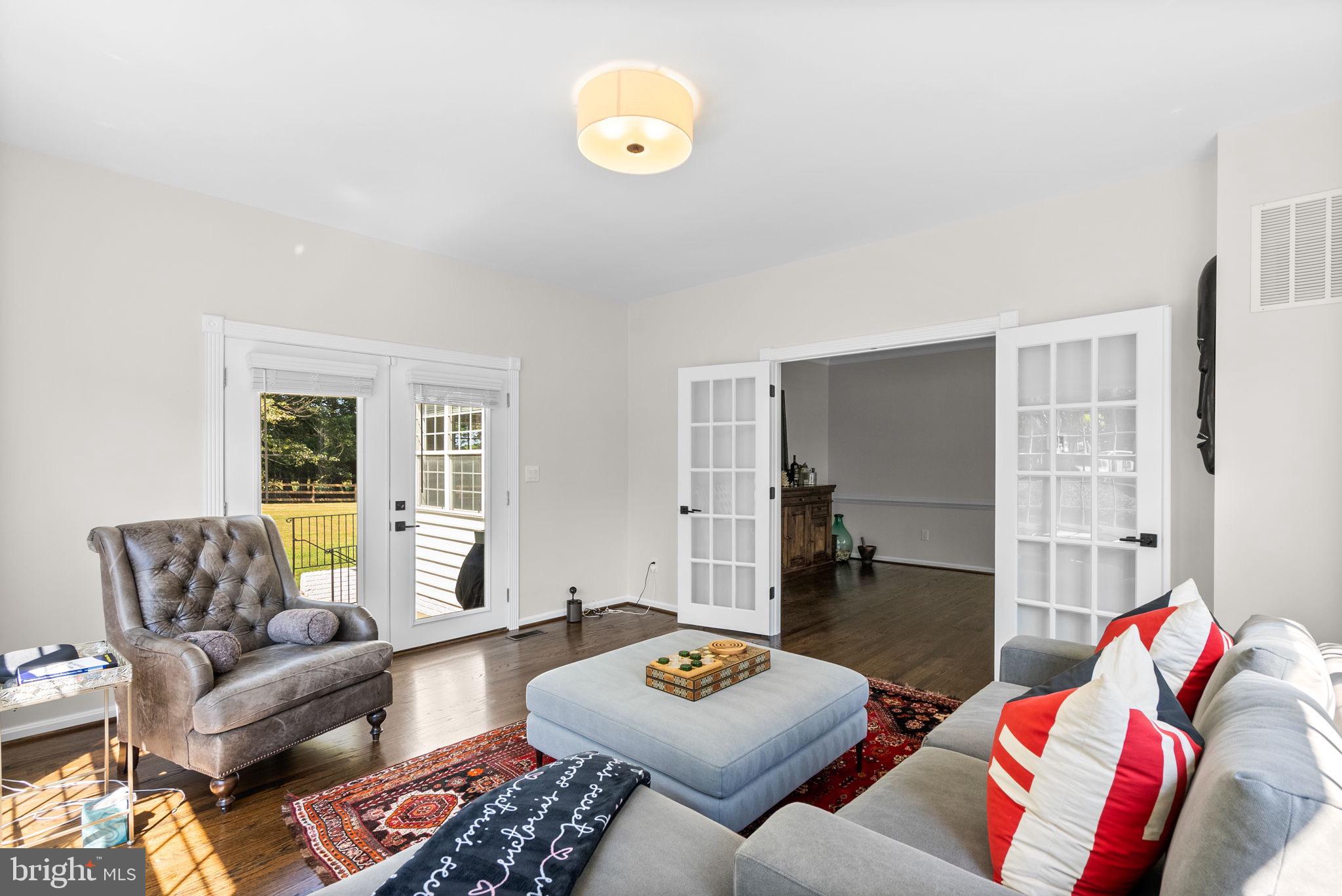 DARNESTOWN OUTSIDE - Residential