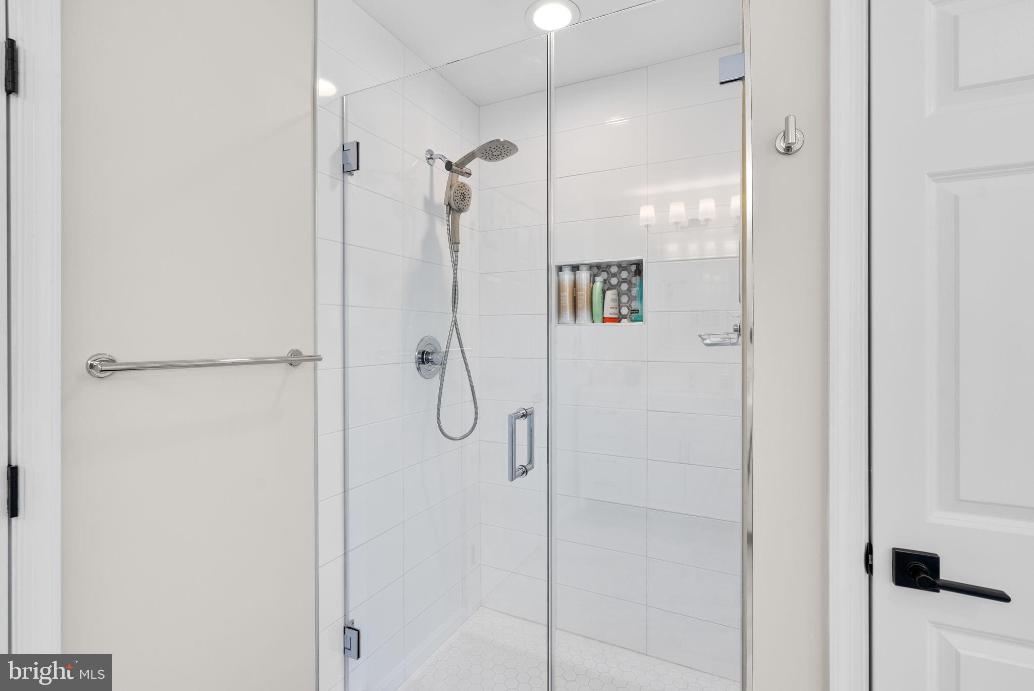 DARNESTOWN OUTSIDE - Residential