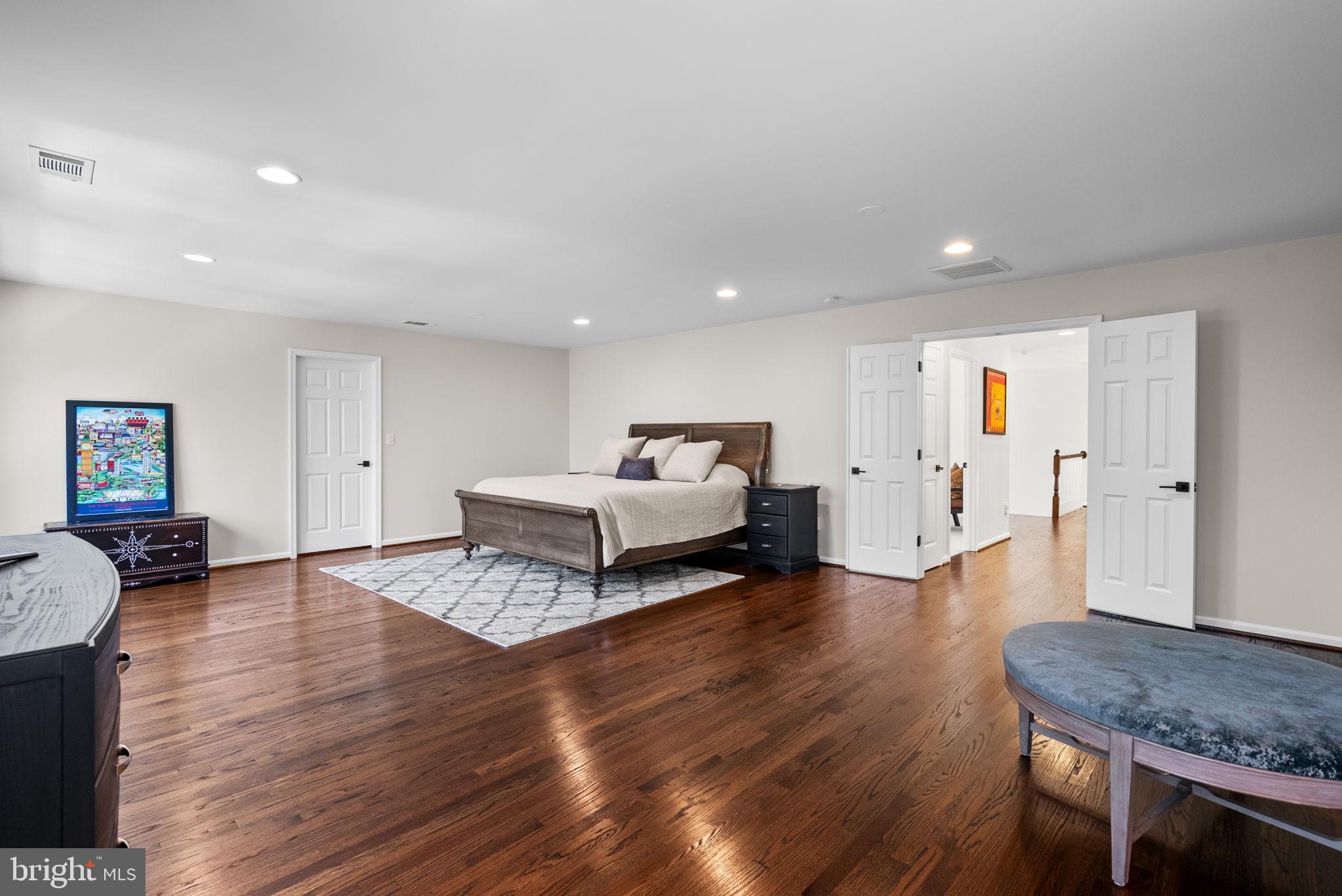 DARNESTOWN OUTSIDE - Residential