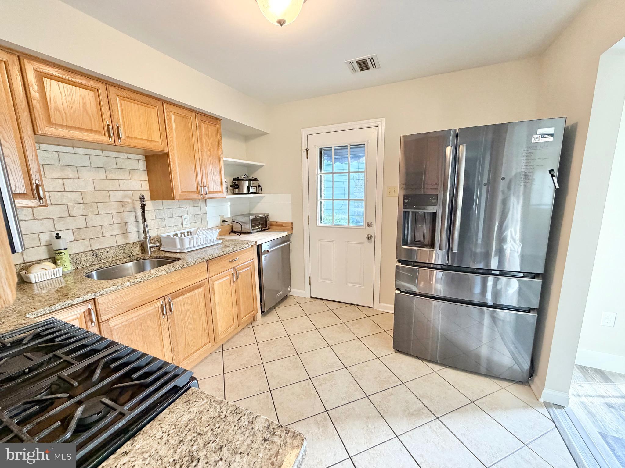 17 WOODBRIDGE STREET