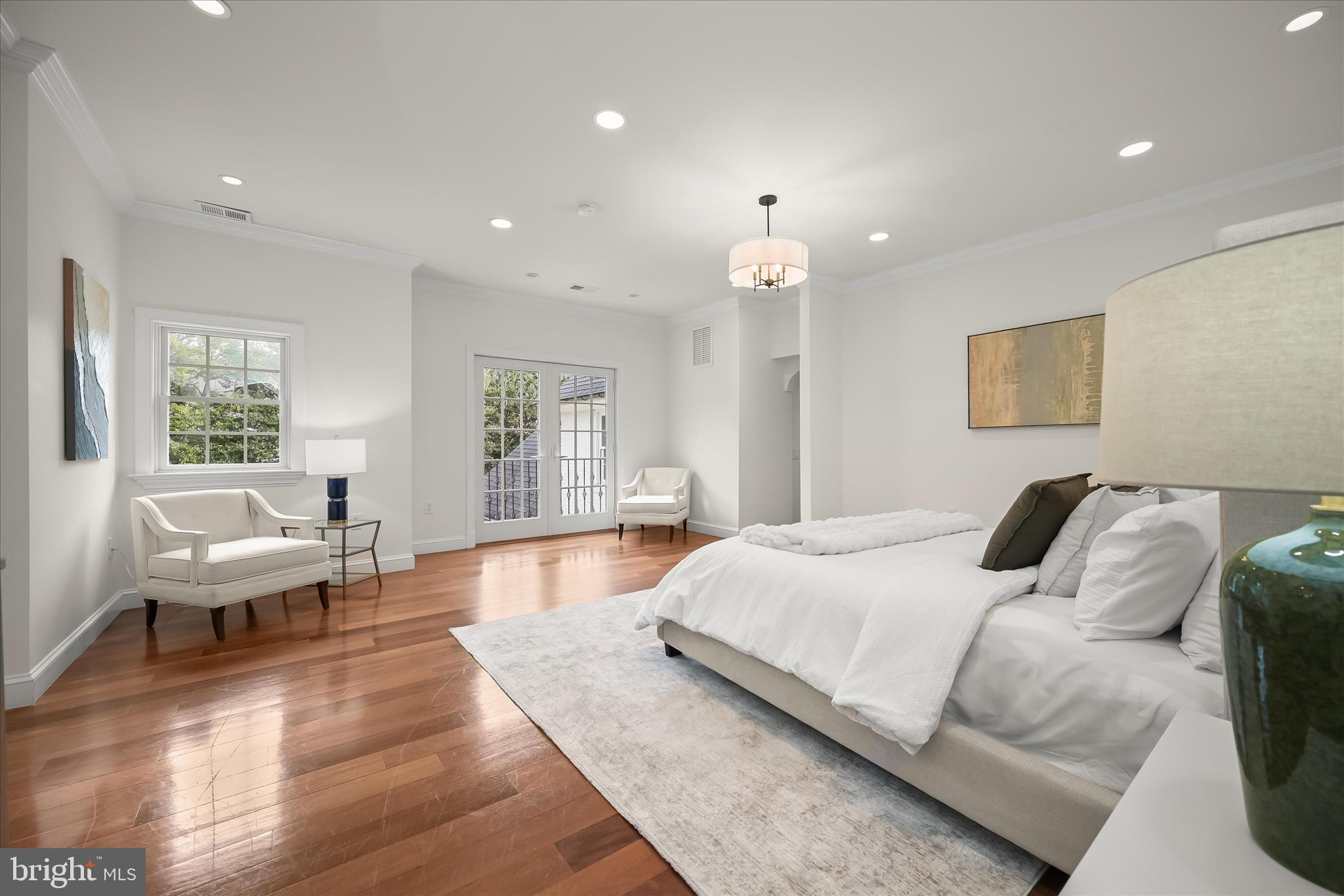 BRADLEY MANOR - Residential