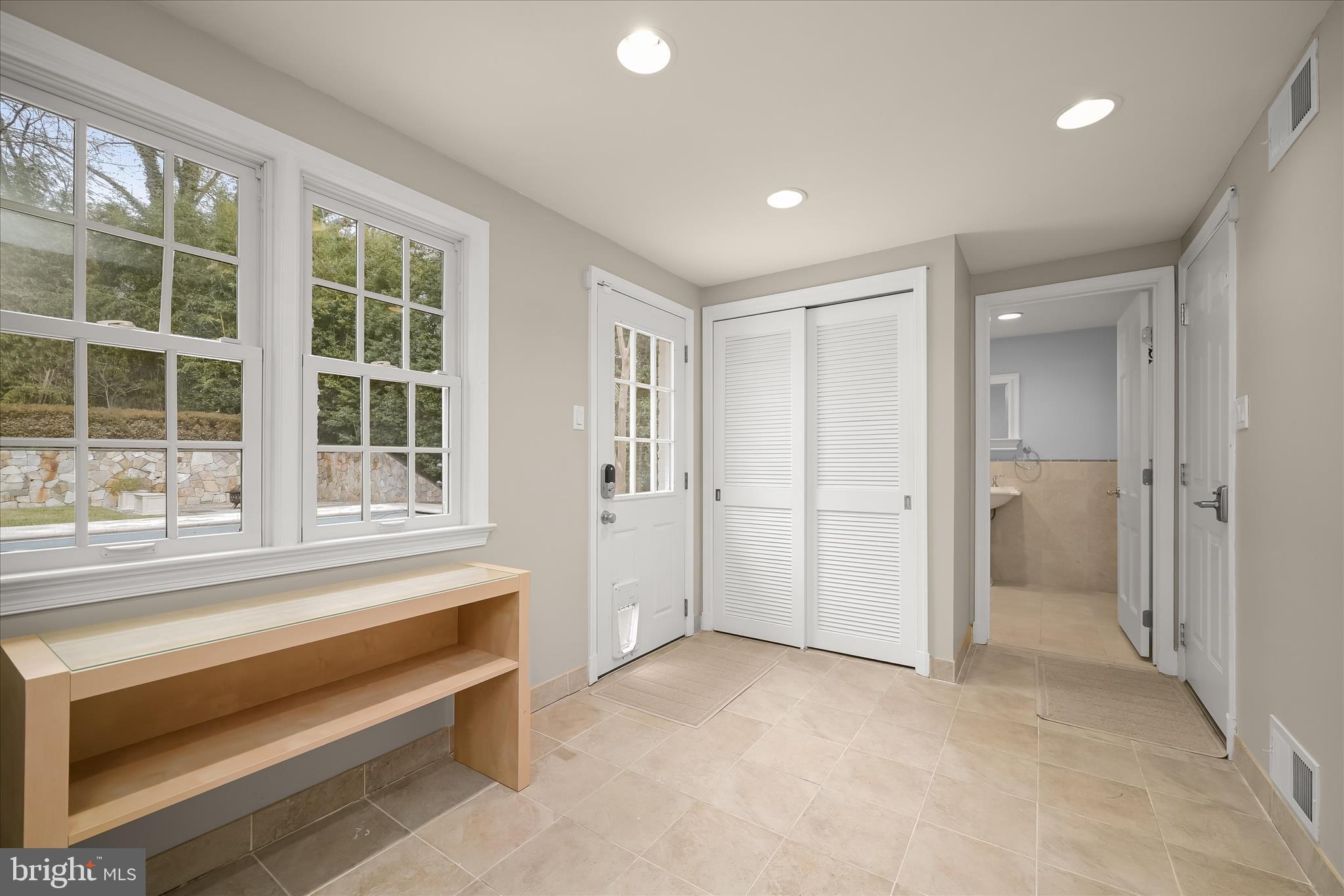 BRADLEY MANOR - Residential