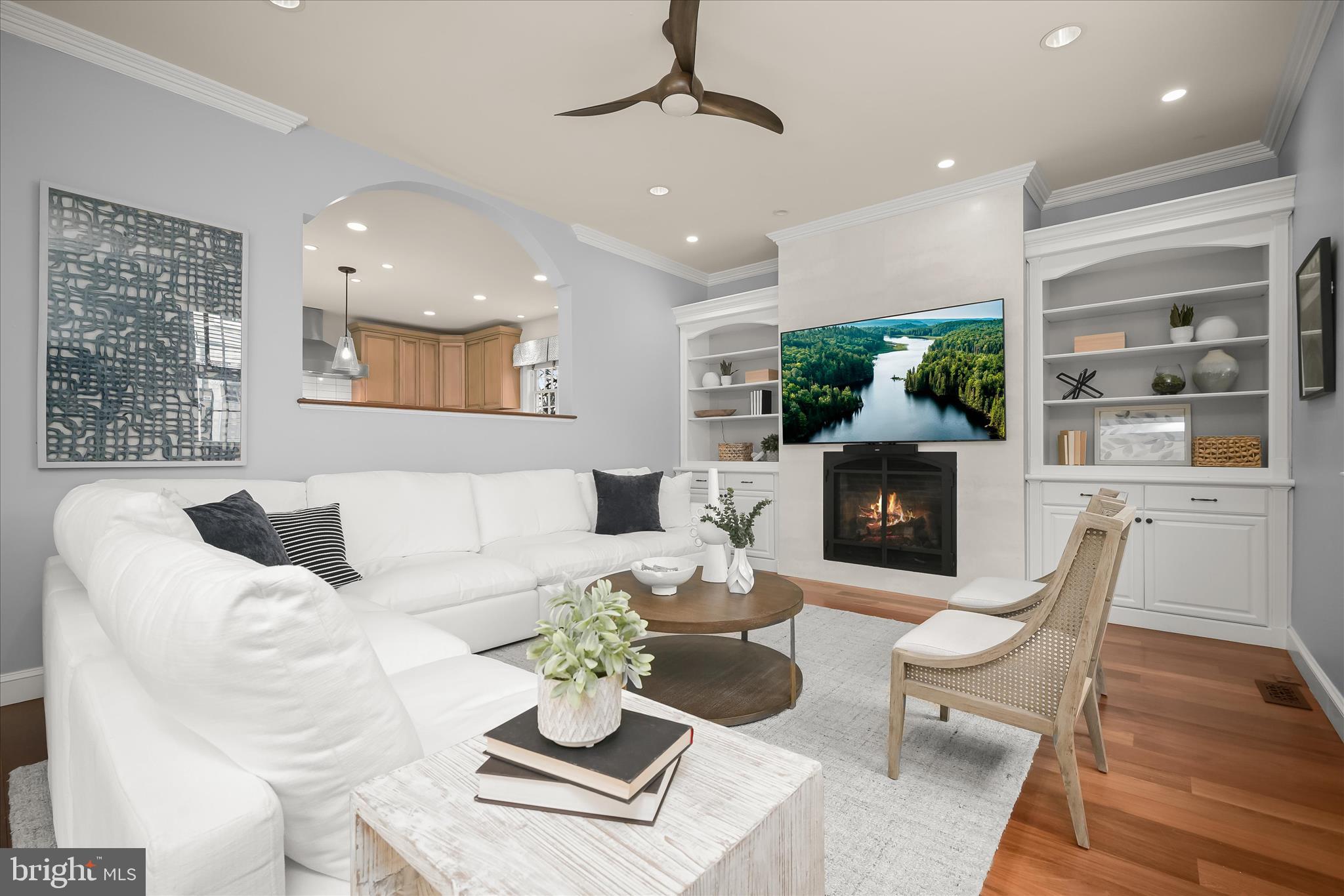 BRADLEY MANOR - Residential