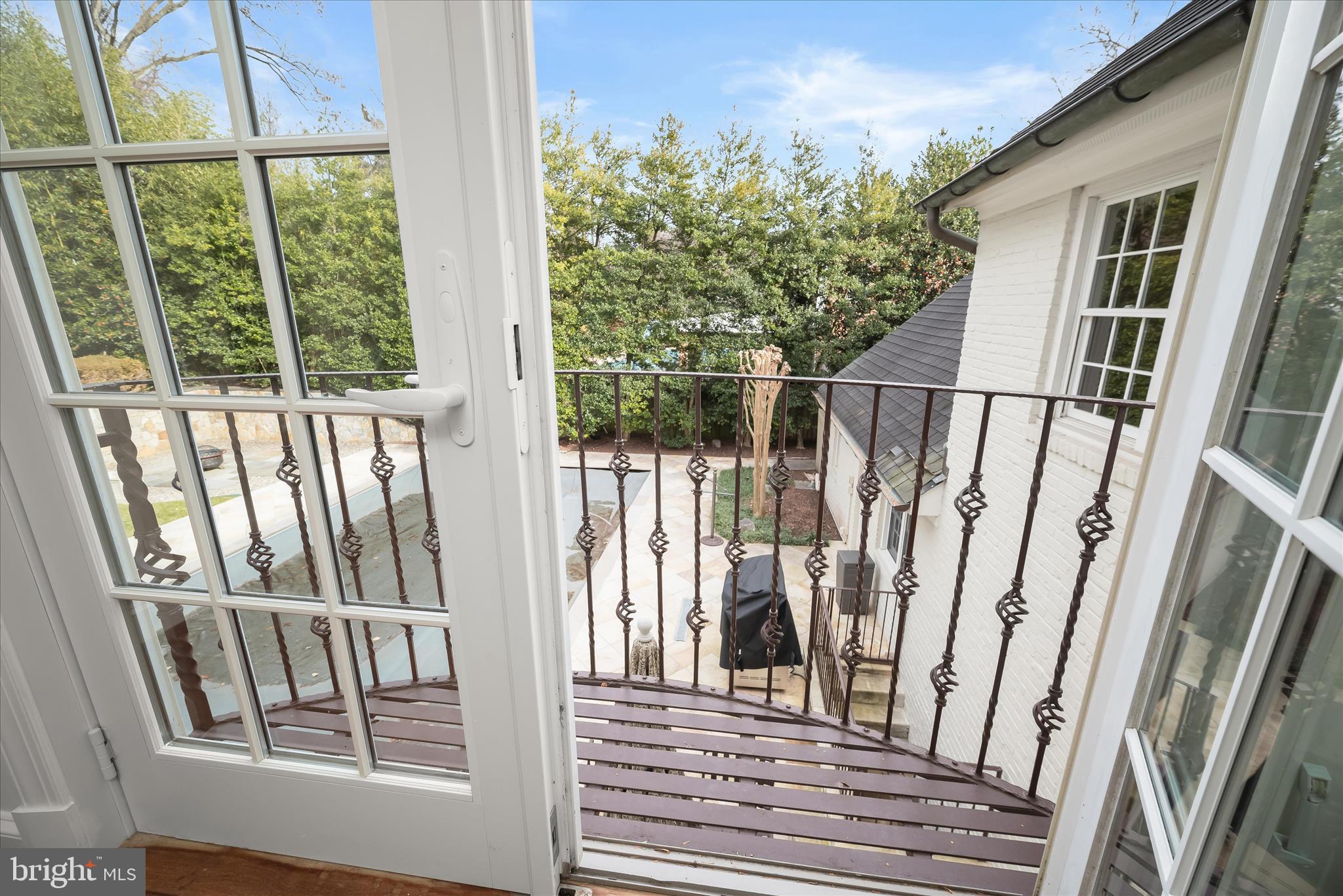 BRADLEY MANOR - Residential