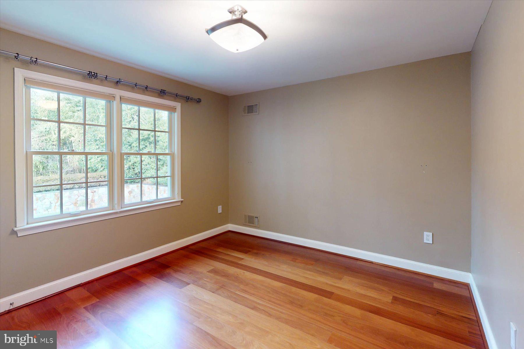 BRADLEY MANOR - Residential