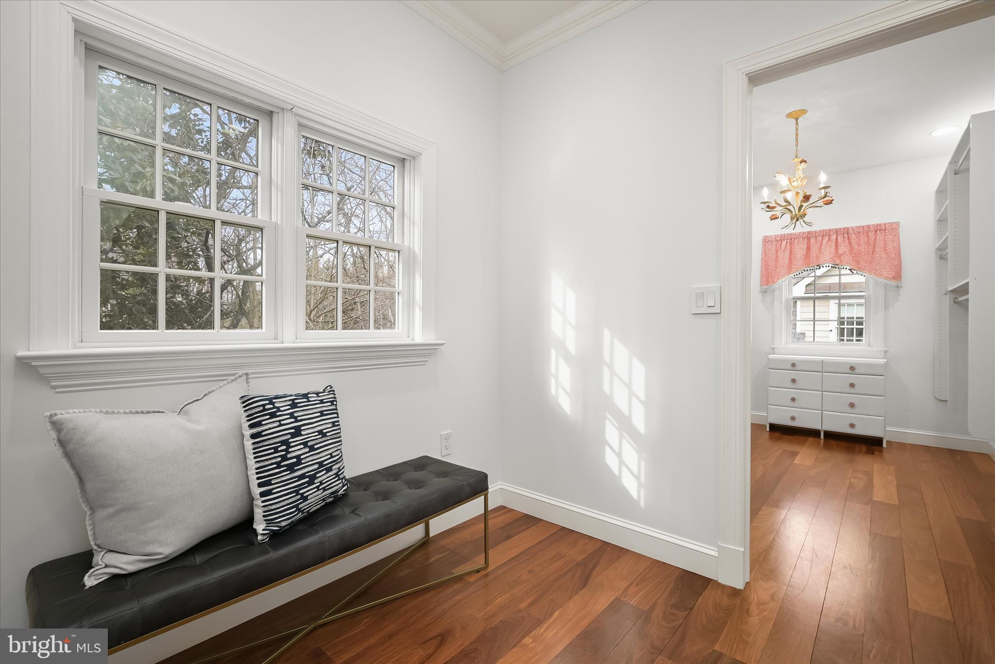 BRADLEY MANOR - Residential