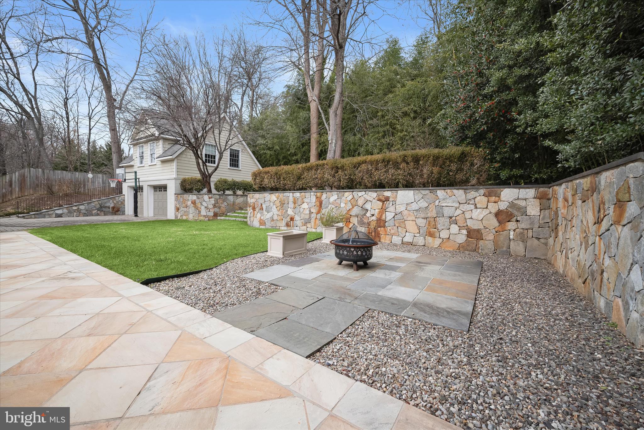 BRADLEY MANOR - Residential