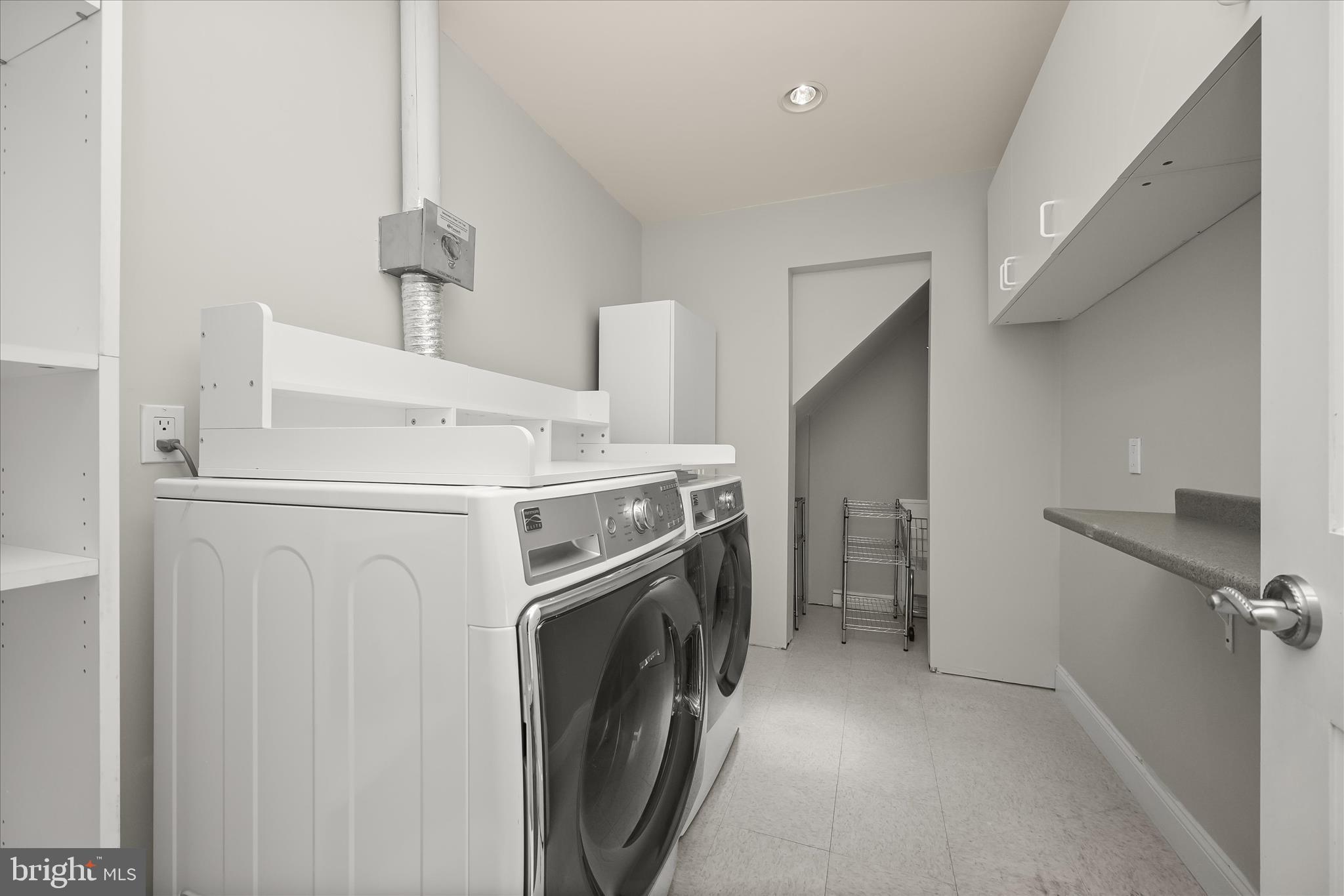 BRADLEY MANOR - Residential