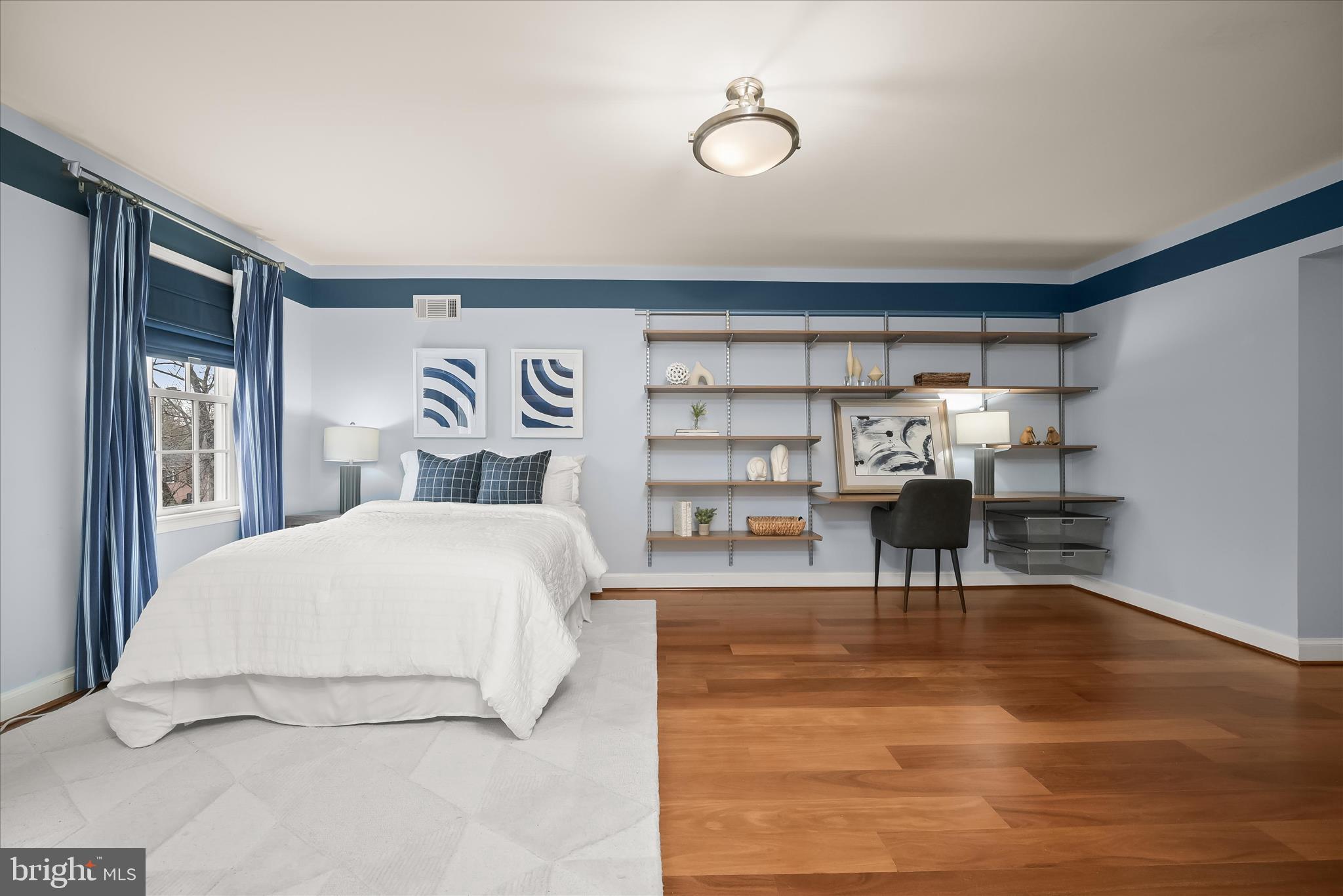 BRADLEY MANOR - Residential