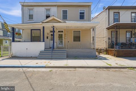 Townhouse For Sale - 330 Somerset Street<br/> Camden County, GLOUCESTER CITY, NJ 08030