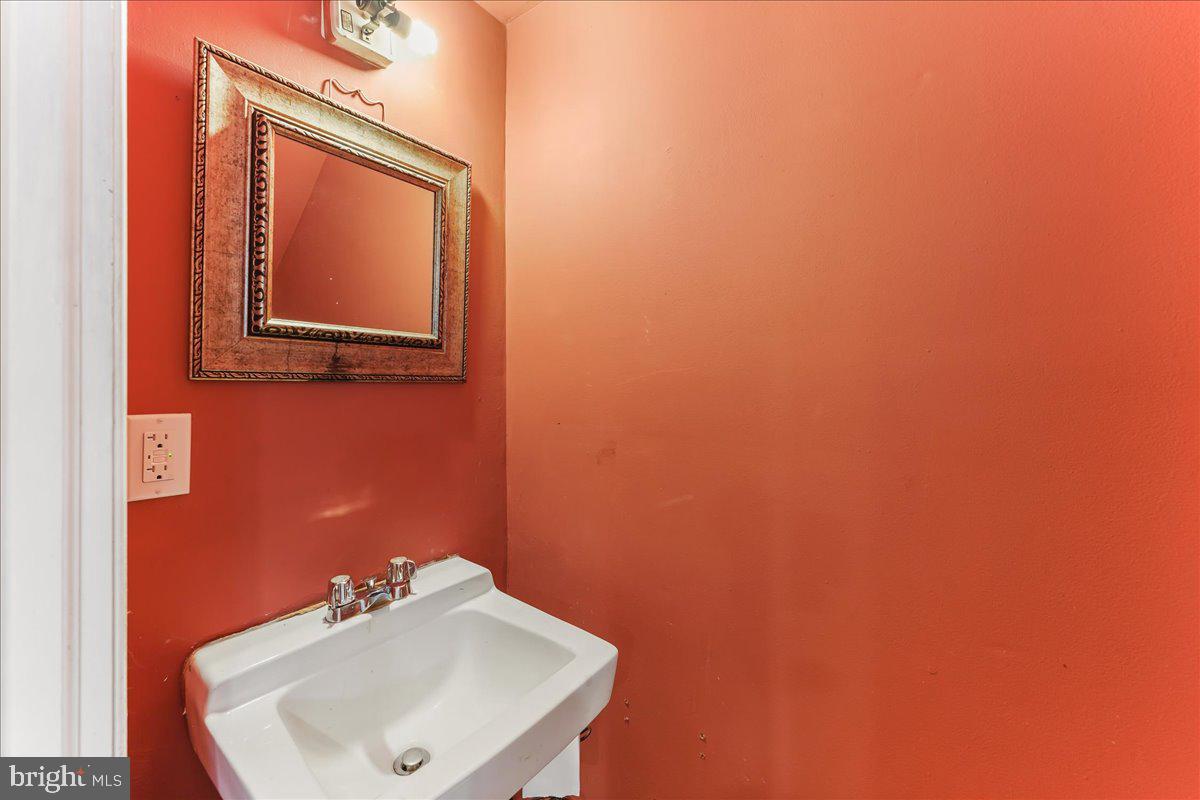 CLIFTON HEIGHTS - Residential
