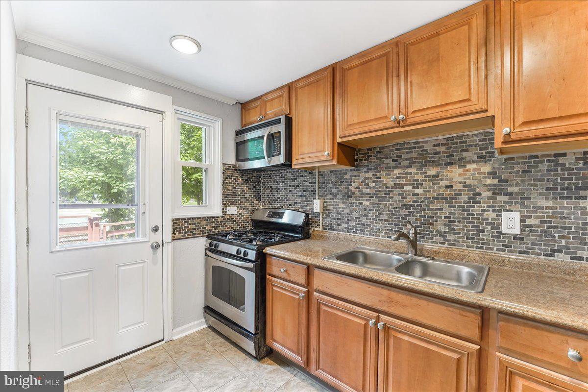 CLIFTON HEIGHTS - Residential