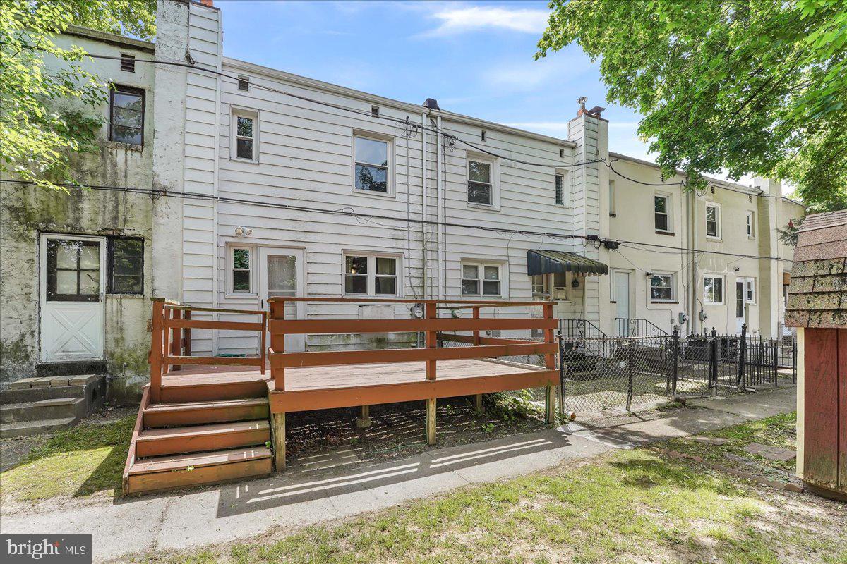 CLIFTON HEIGHTS - Residential
