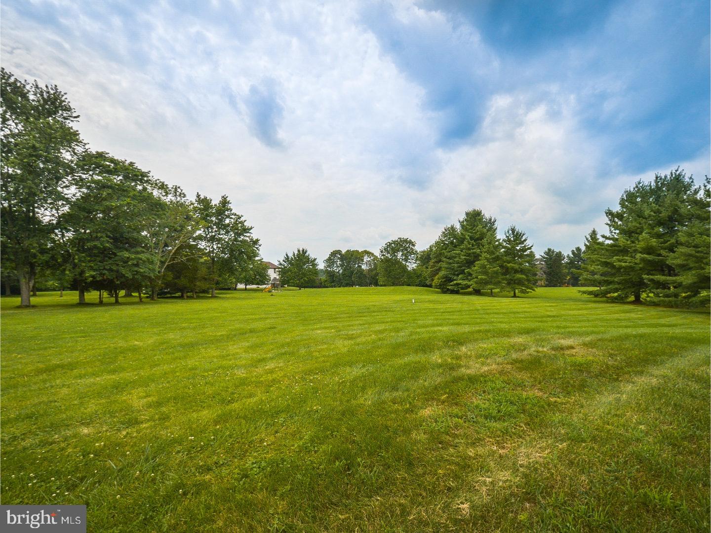 WHISPERING WOODS - Residential