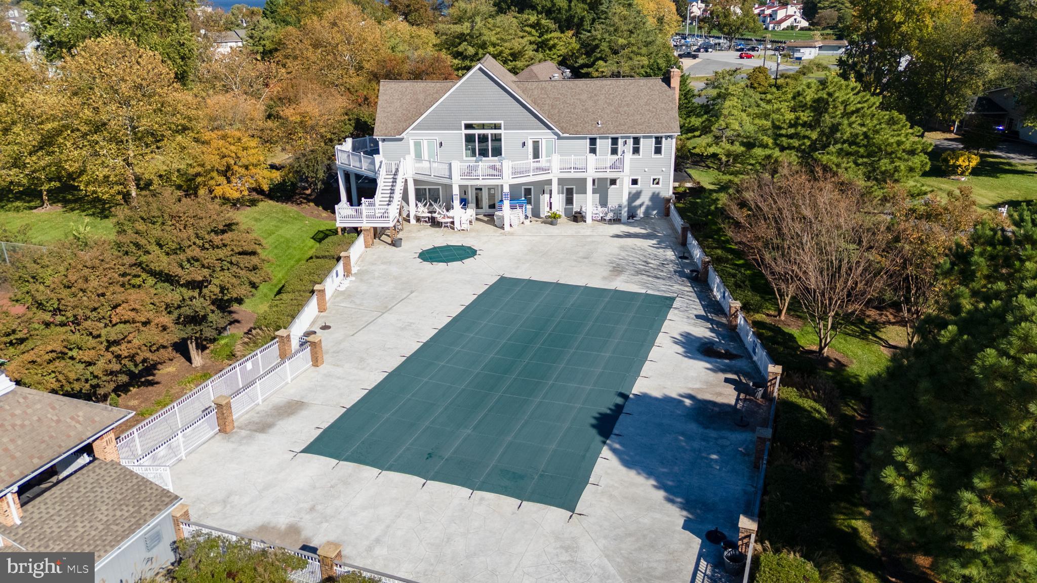 BAYSIDE - Residential