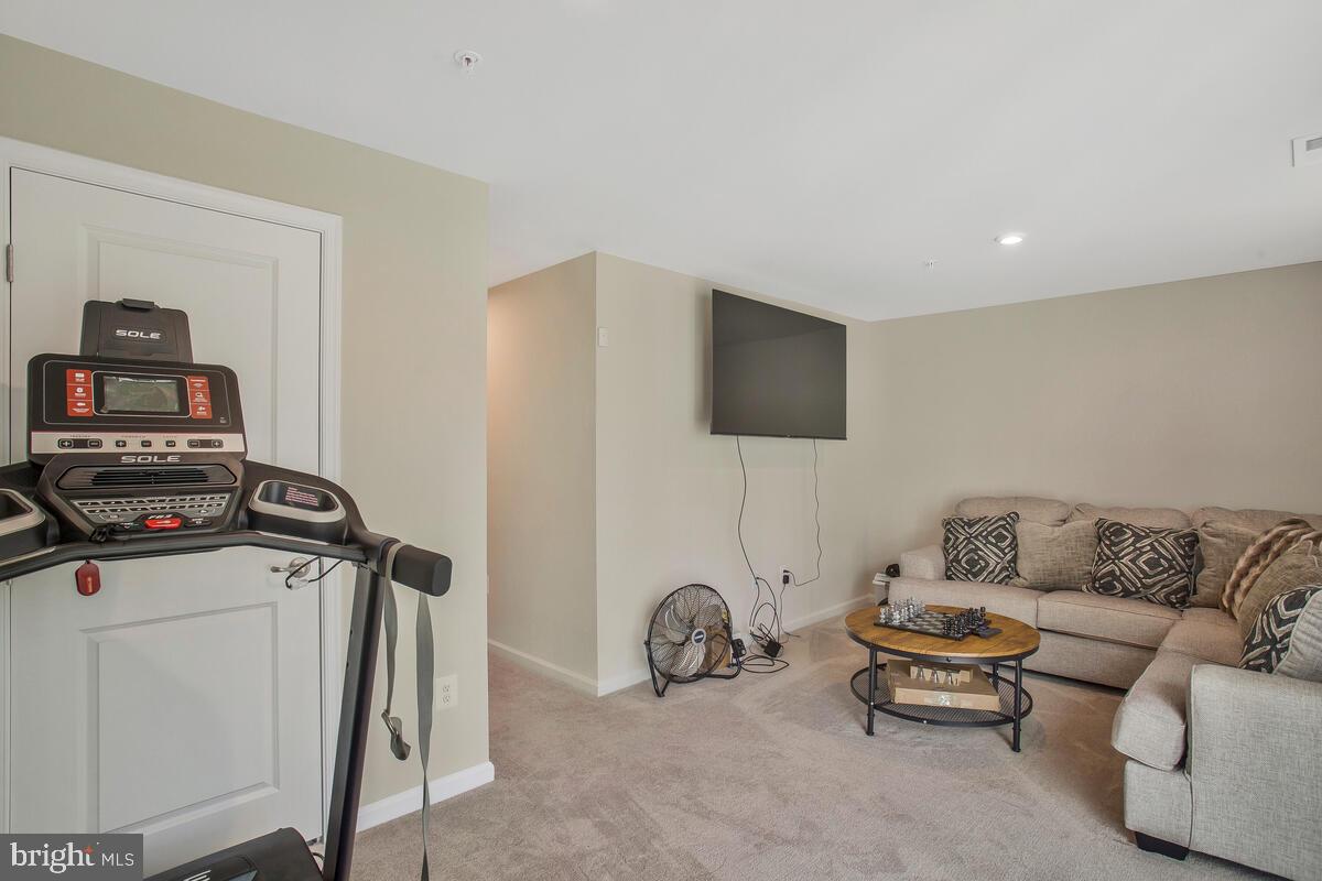 ANCHOR POINT - Residential Lease