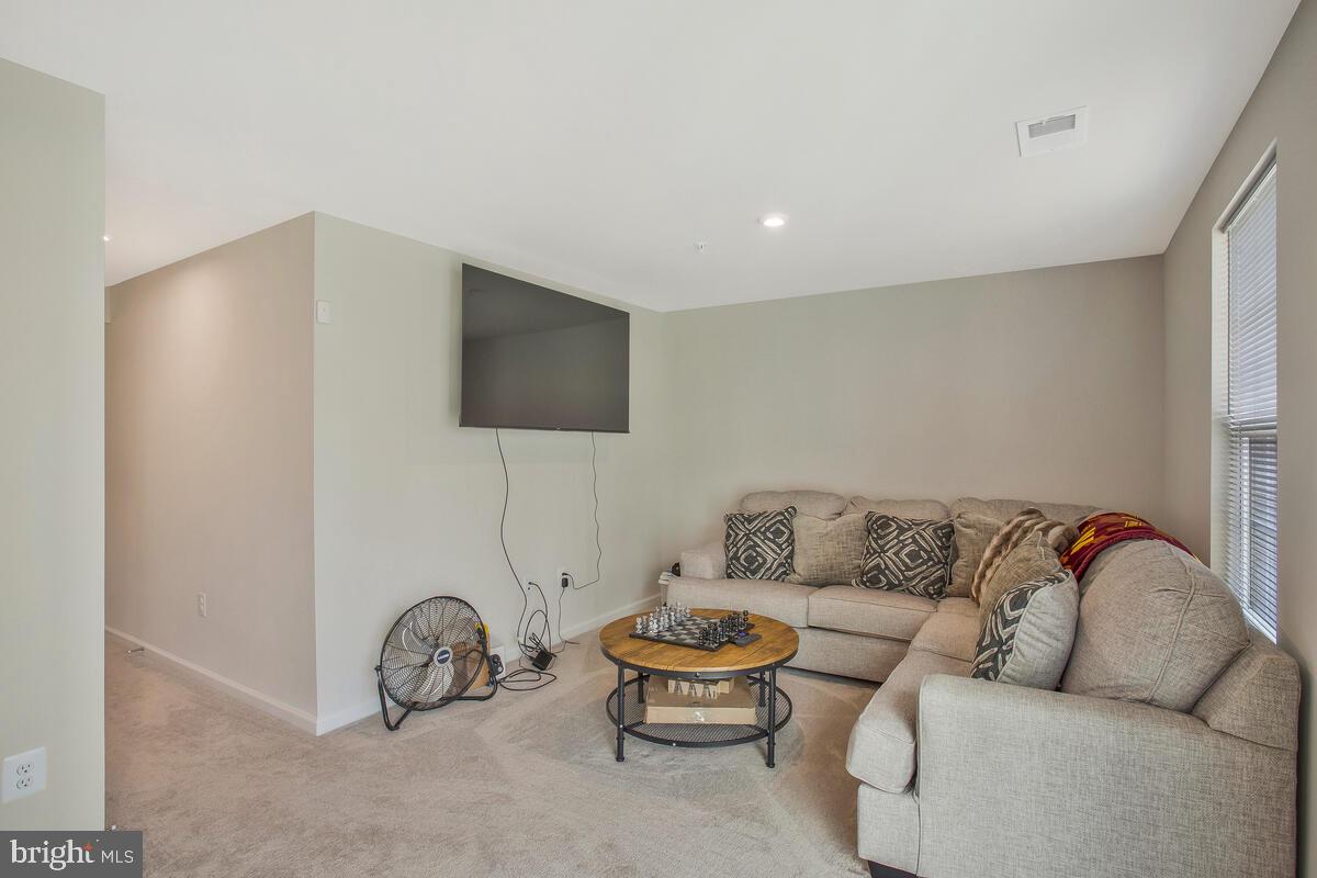 ANCHOR POINT - Residential Lease