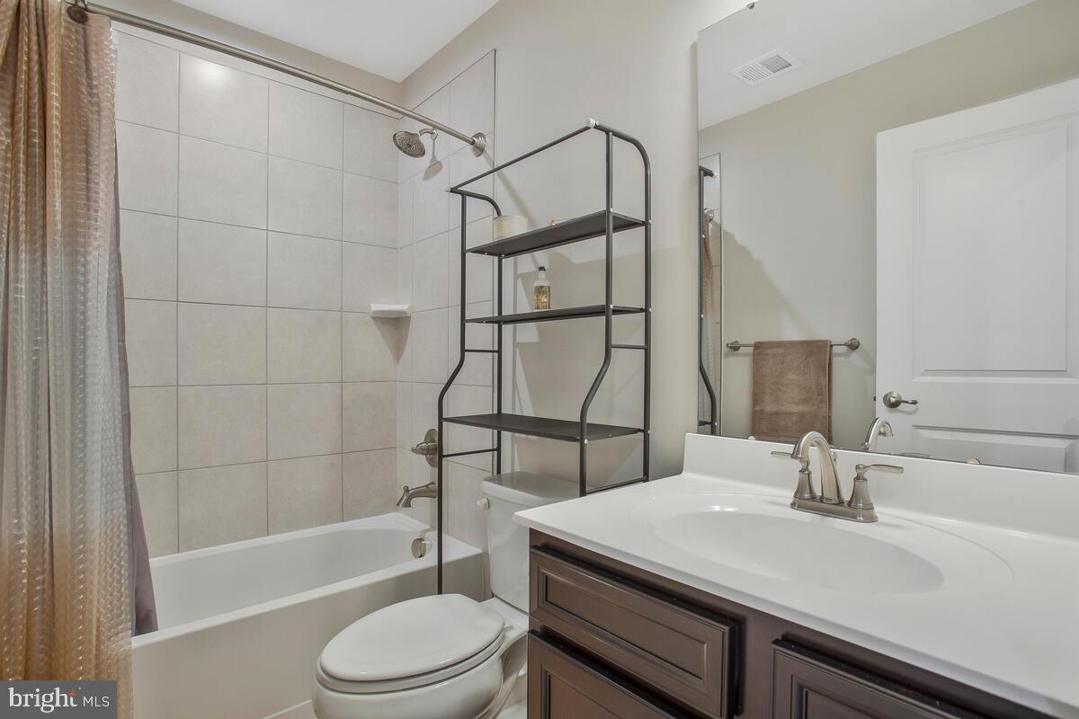 ANCHOR POINT - Residential Lease