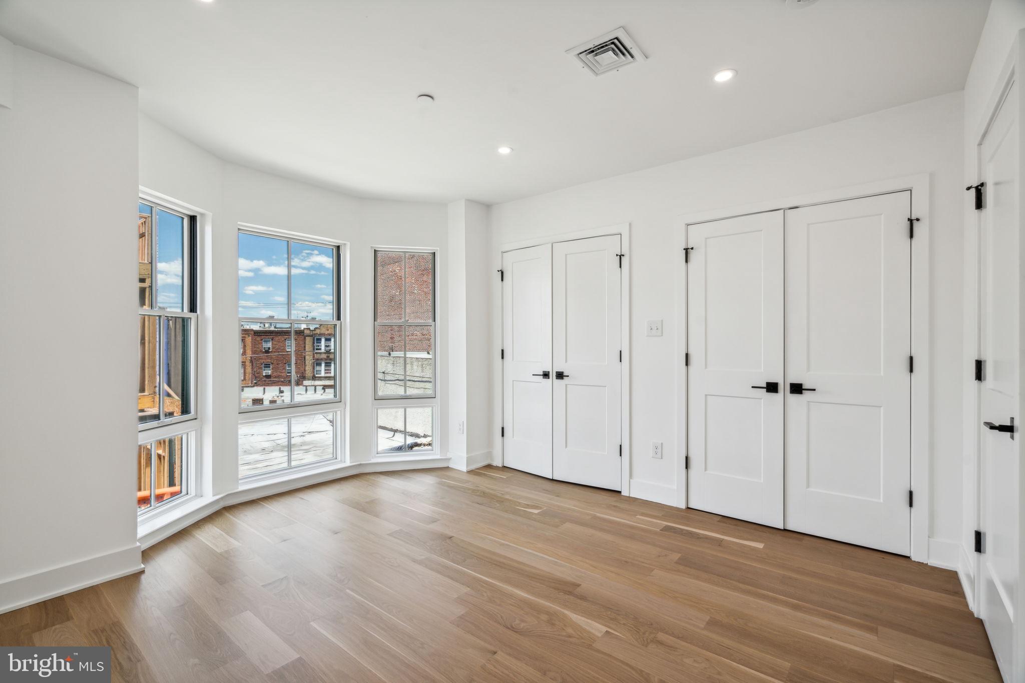 PASSYUNK SQUARE - Residential