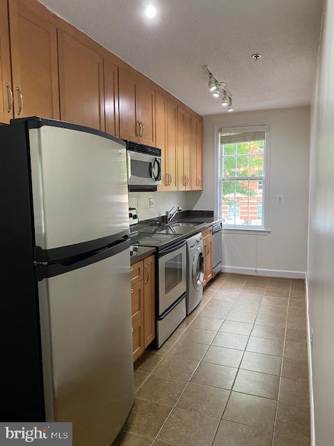 RIVERTON - Residential Lease