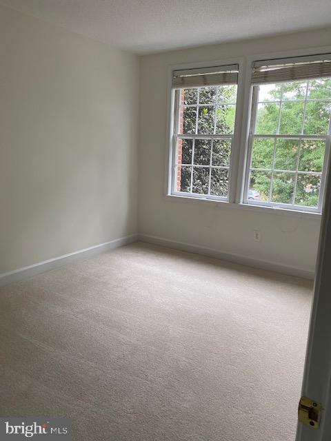 RIVERTON - Residential Lease