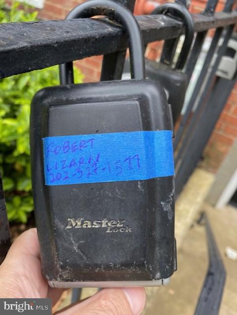 RIVERTON - Residential Lease