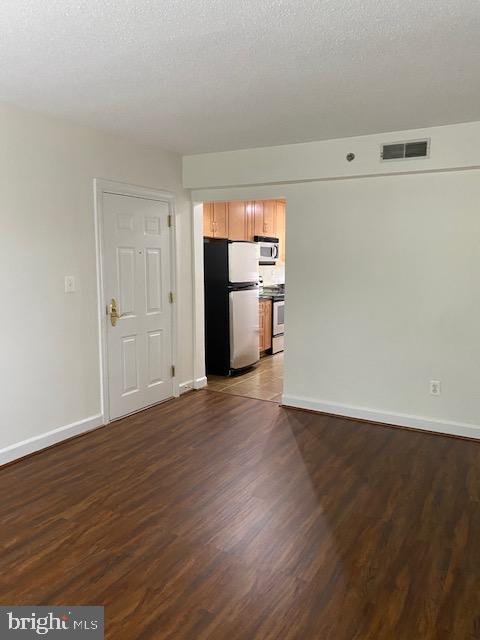 RIVERTON - Residential Lease