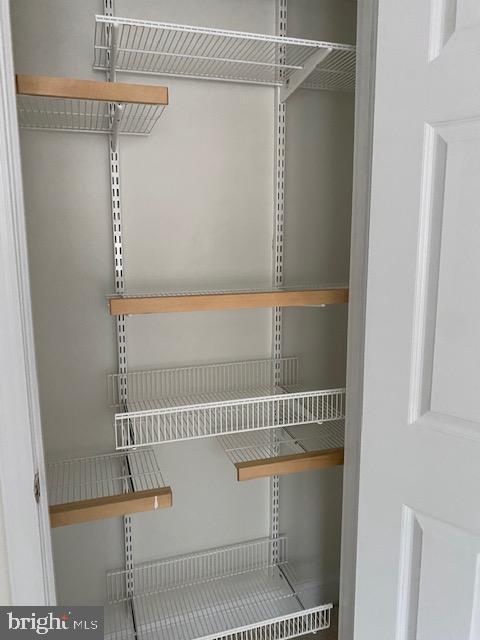 RIVERTON - Residential Lease