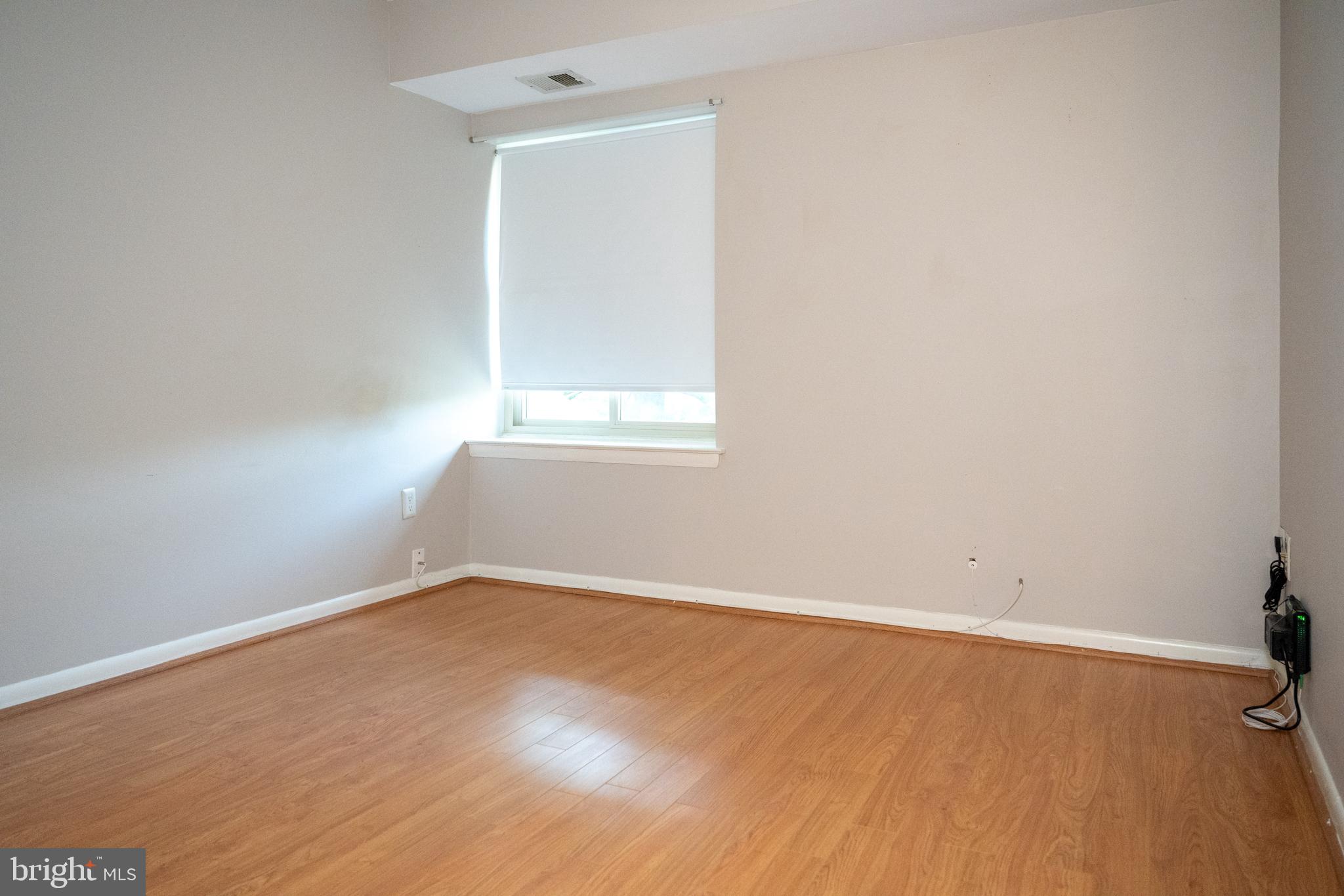 VISTAS OF VIENNA CONDOMINIUMS - Residential