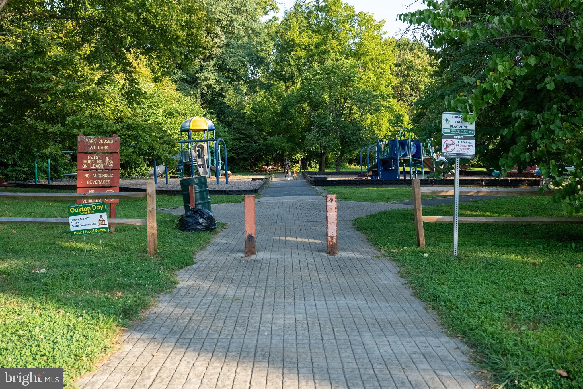 VISTAS OF VIENNA CONDOMINIUMS - Residential