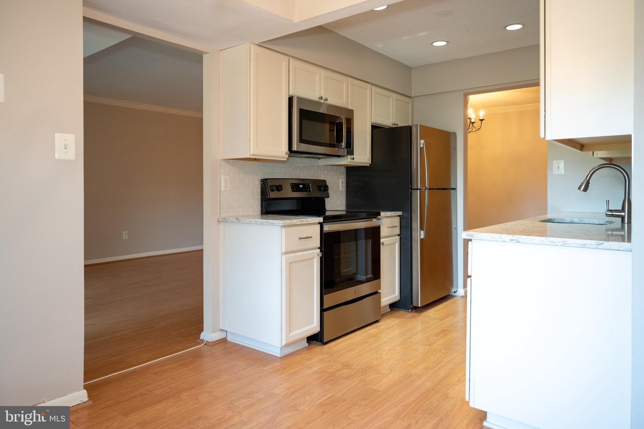 VISTAS OF VIENNA CONDOMINIUMS - Residential