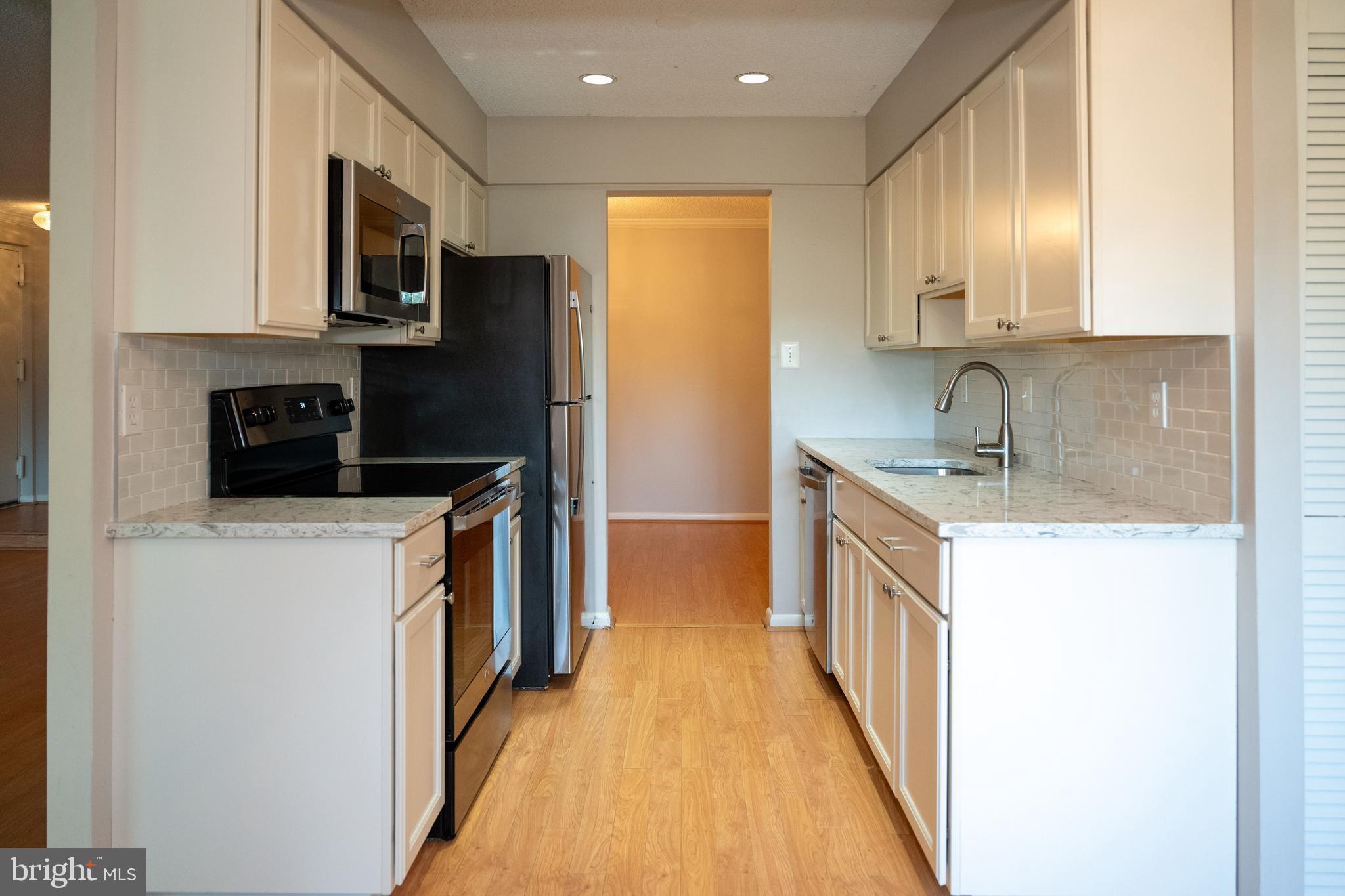 VISTAS OF VIENNA CONDOMINIUMS - Residential