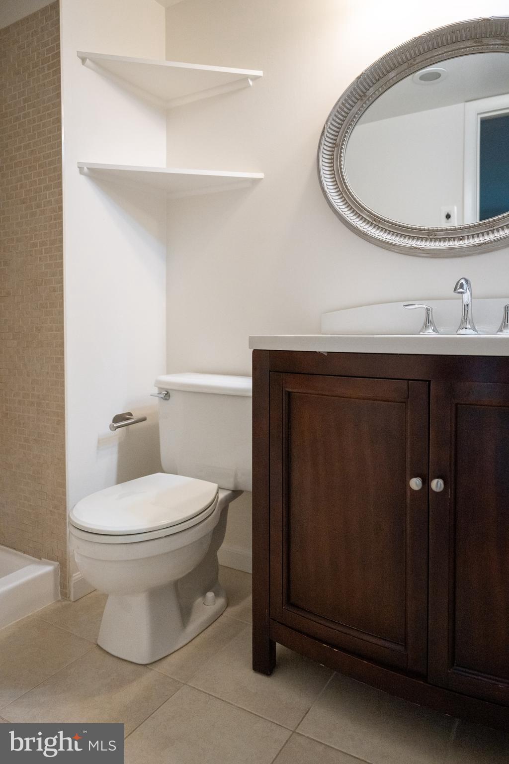 VISTAS OF VIENNA CONDOMINIUMS - Residential