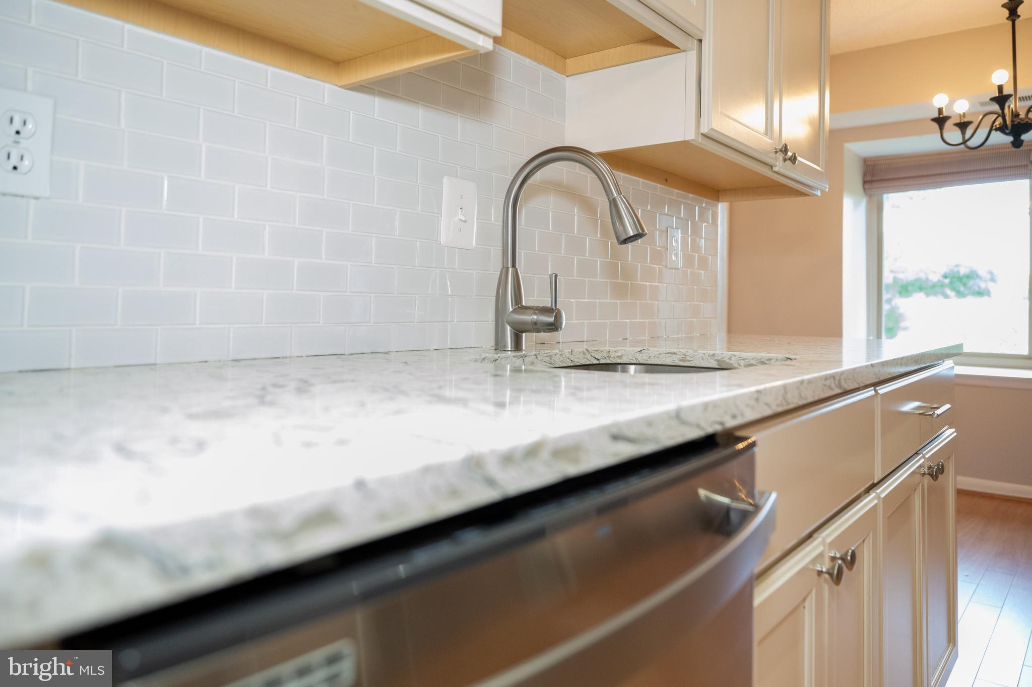 VISTAS OF VIENNA CONDOMINIUMS - Residential