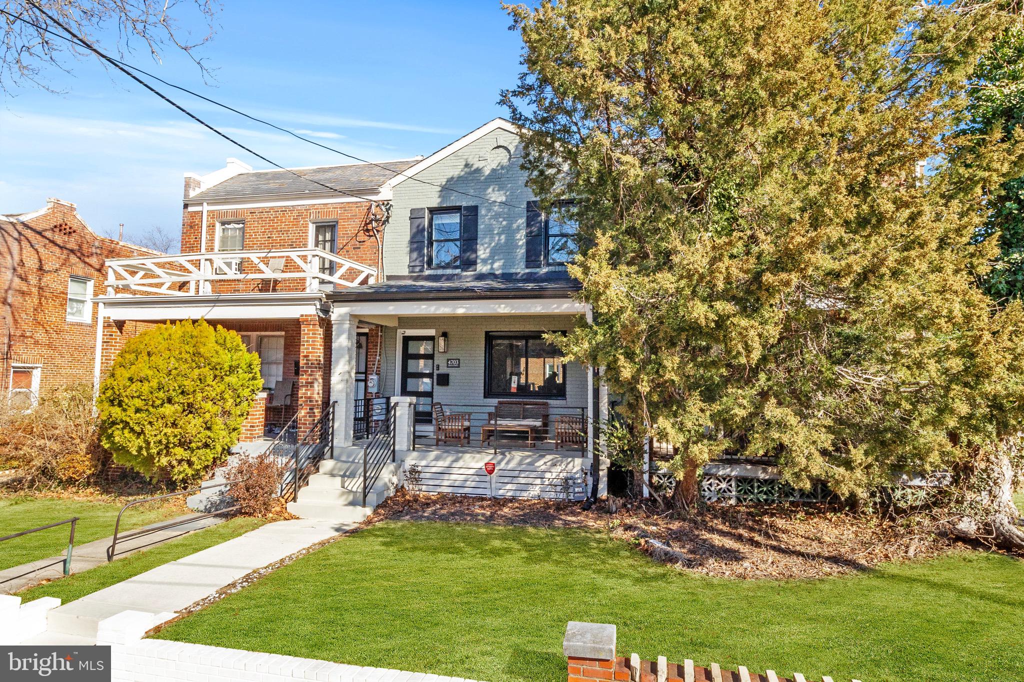 4703 10TH STREET NE