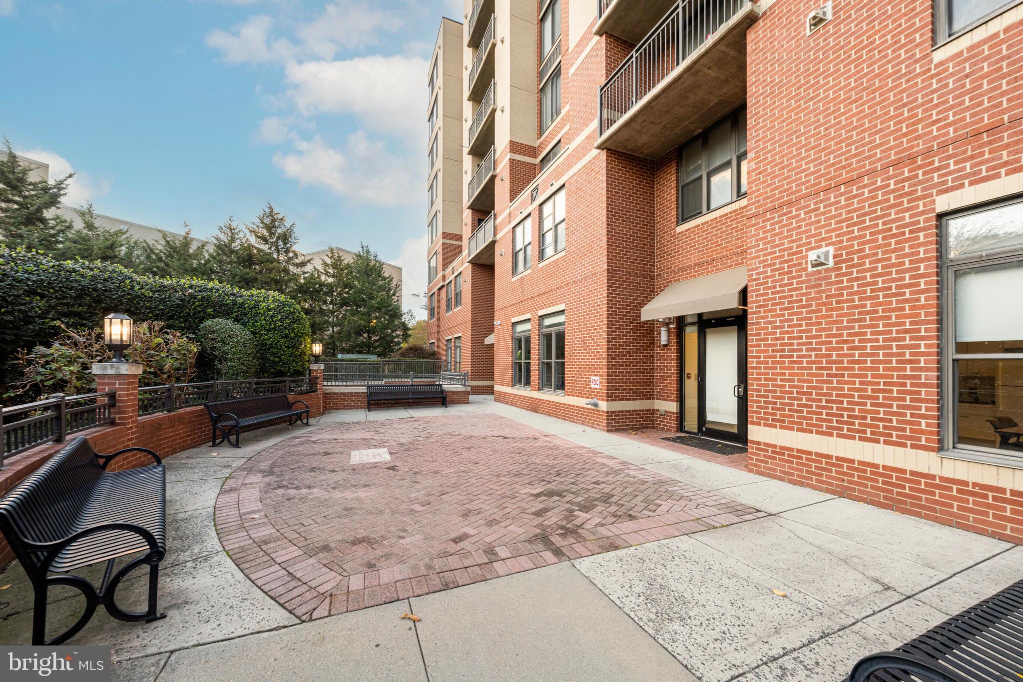 2220 FAIRFAX DRIVE 608