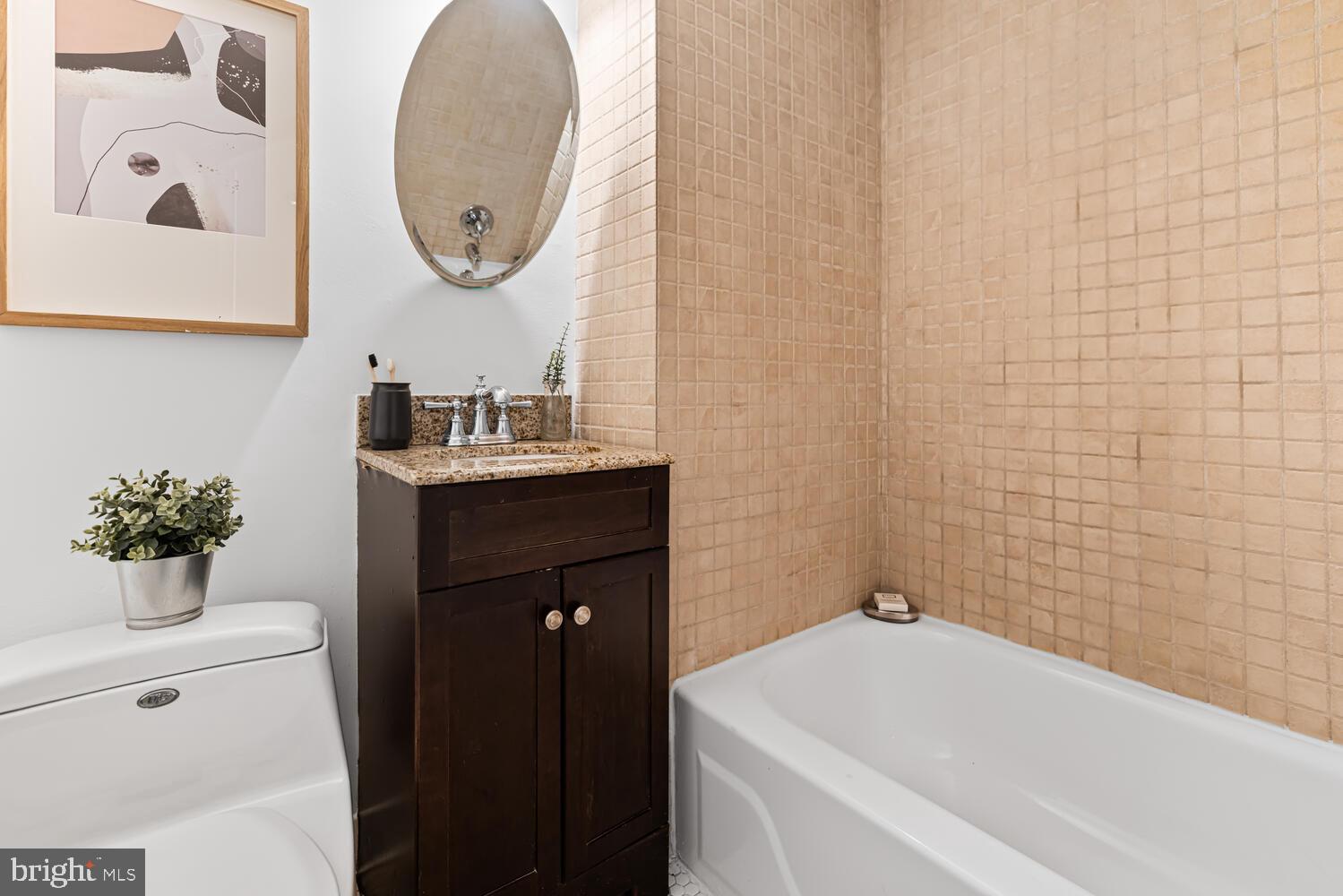 SOCIETY HILL - Residential