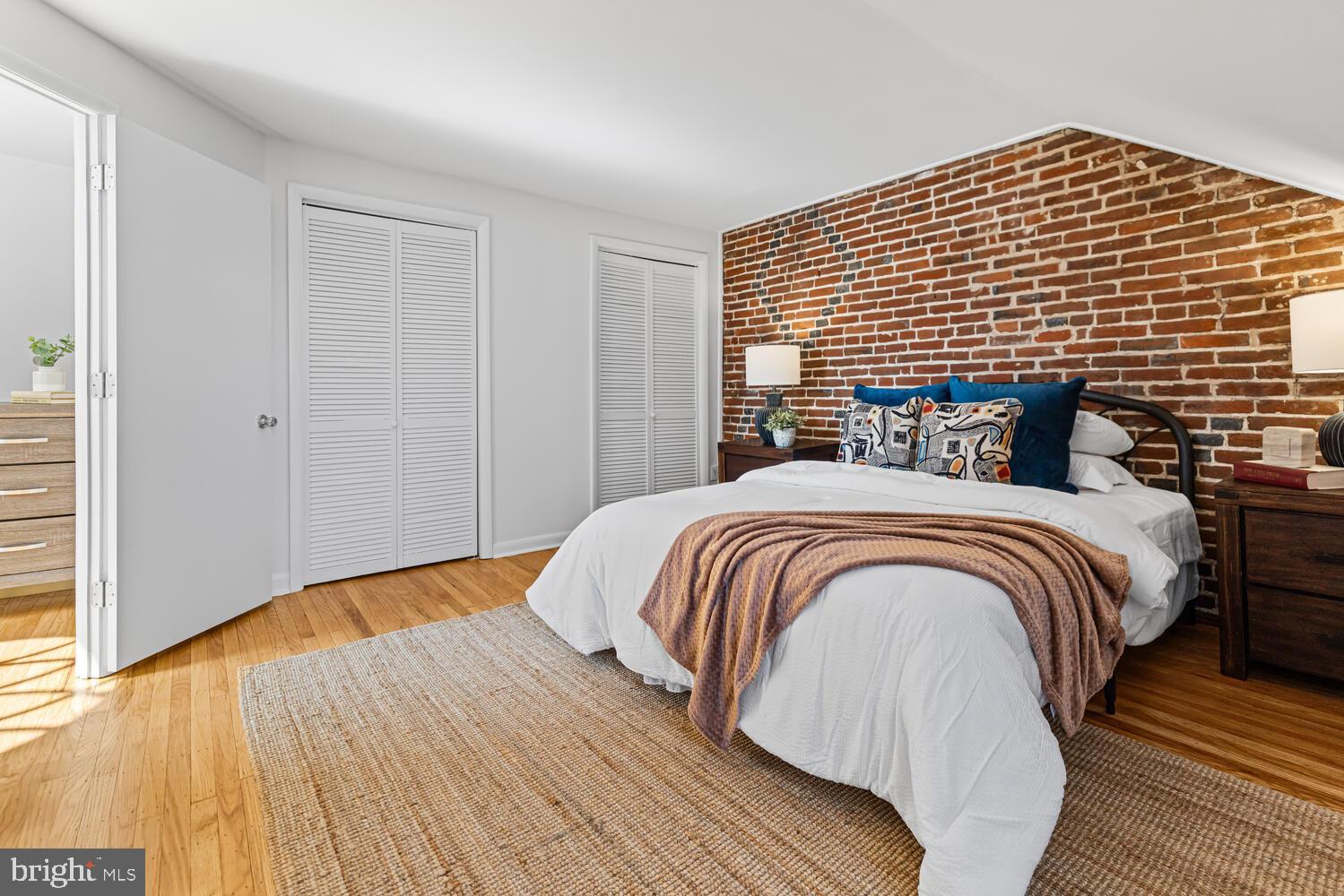 SOCIETY HILL - Residential