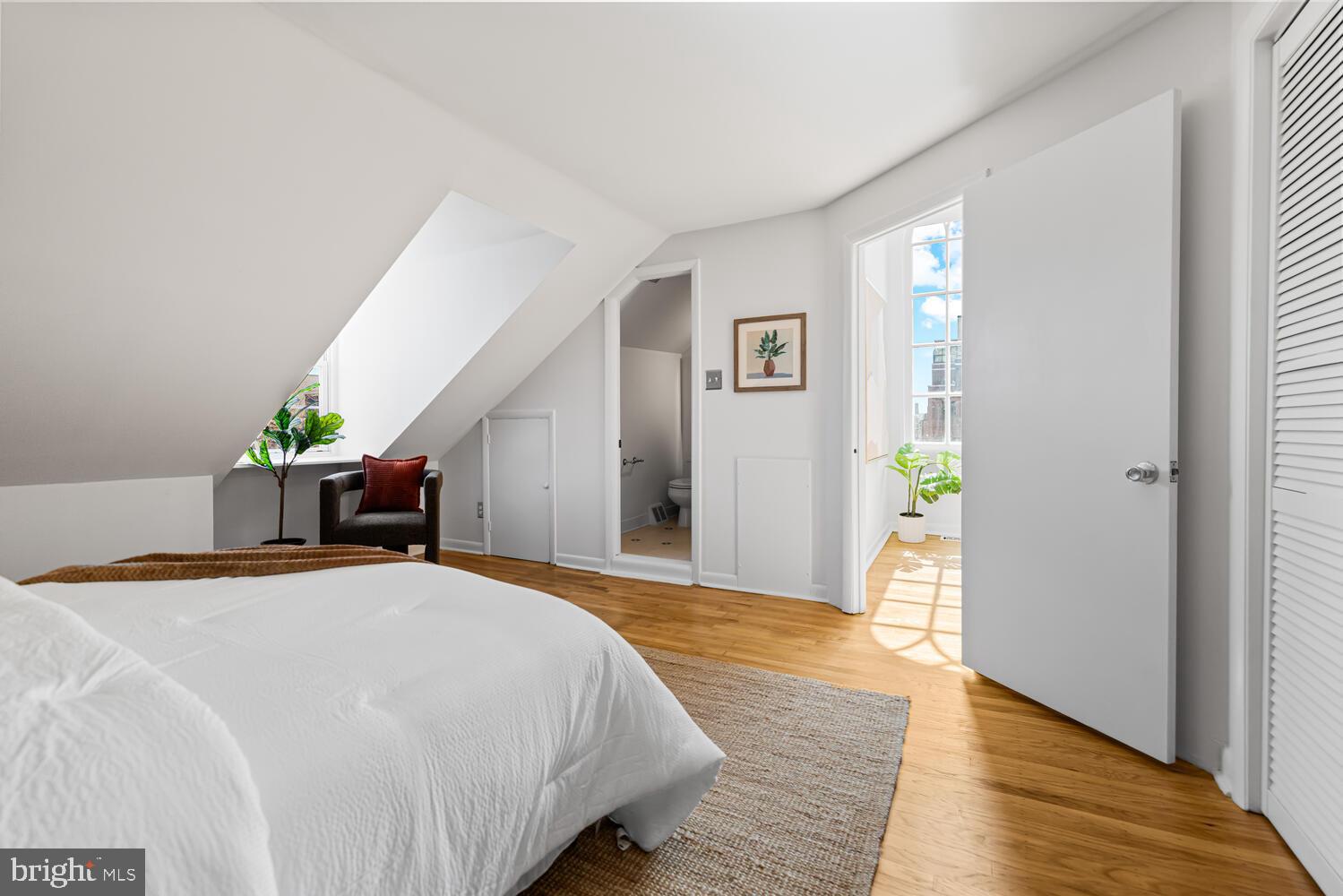 SOCIETY HILL - Residential