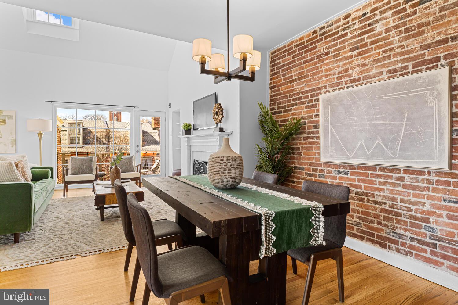 SOCIETY HILL - Residential