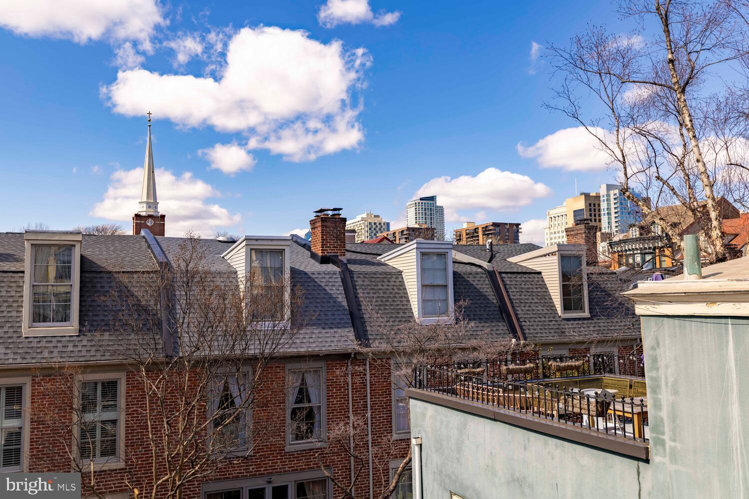 SOCIETY HILL - Residential