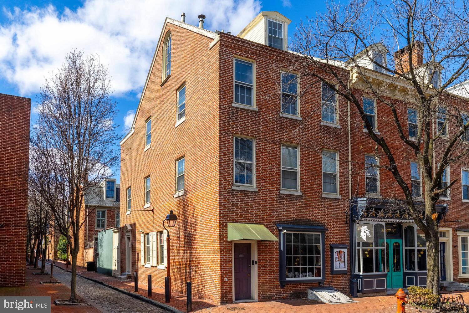 SOCIETY HILL - Residential