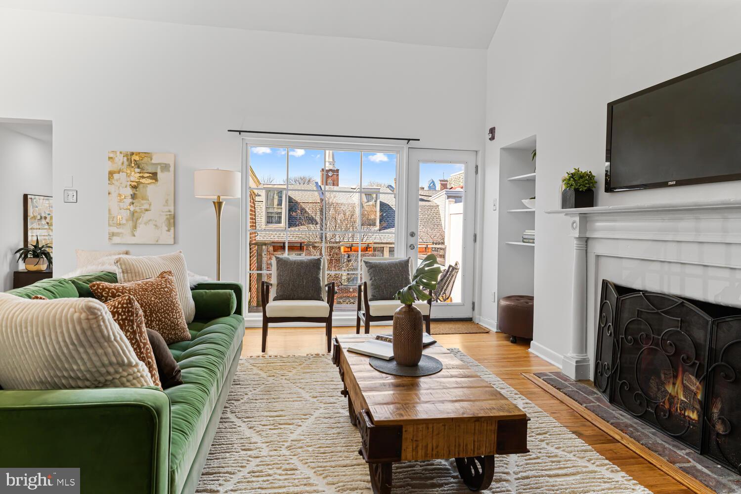 SOCIETY HILL - Residential