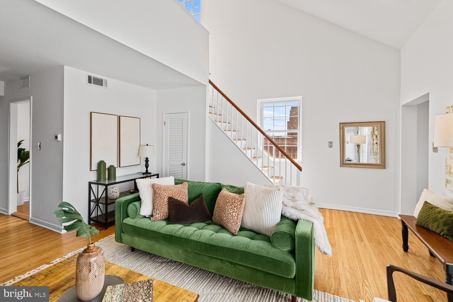 SOCIETY HILL - Residential