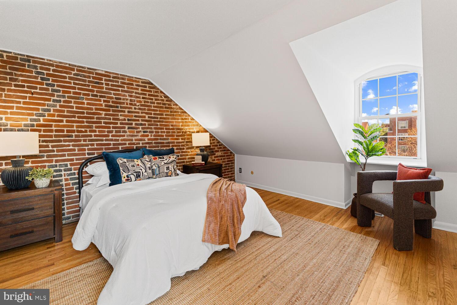 SOCIETY HILL - Residential