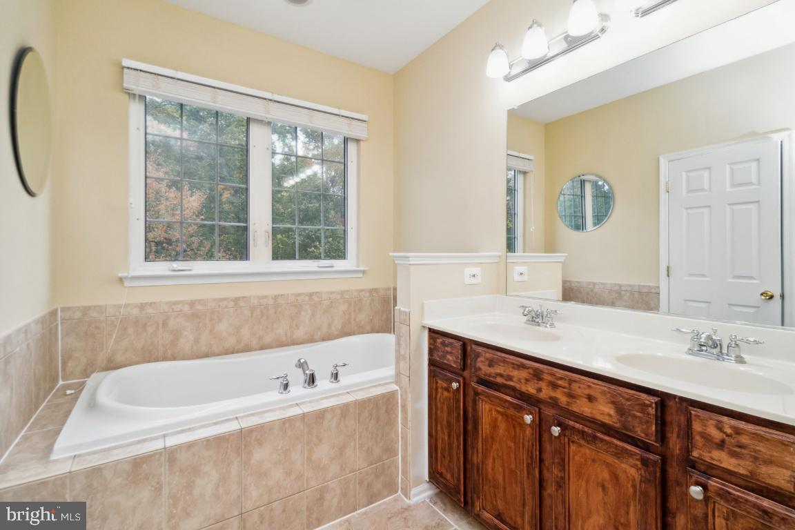 THE TOWNES CONDOMINIUM - Residential