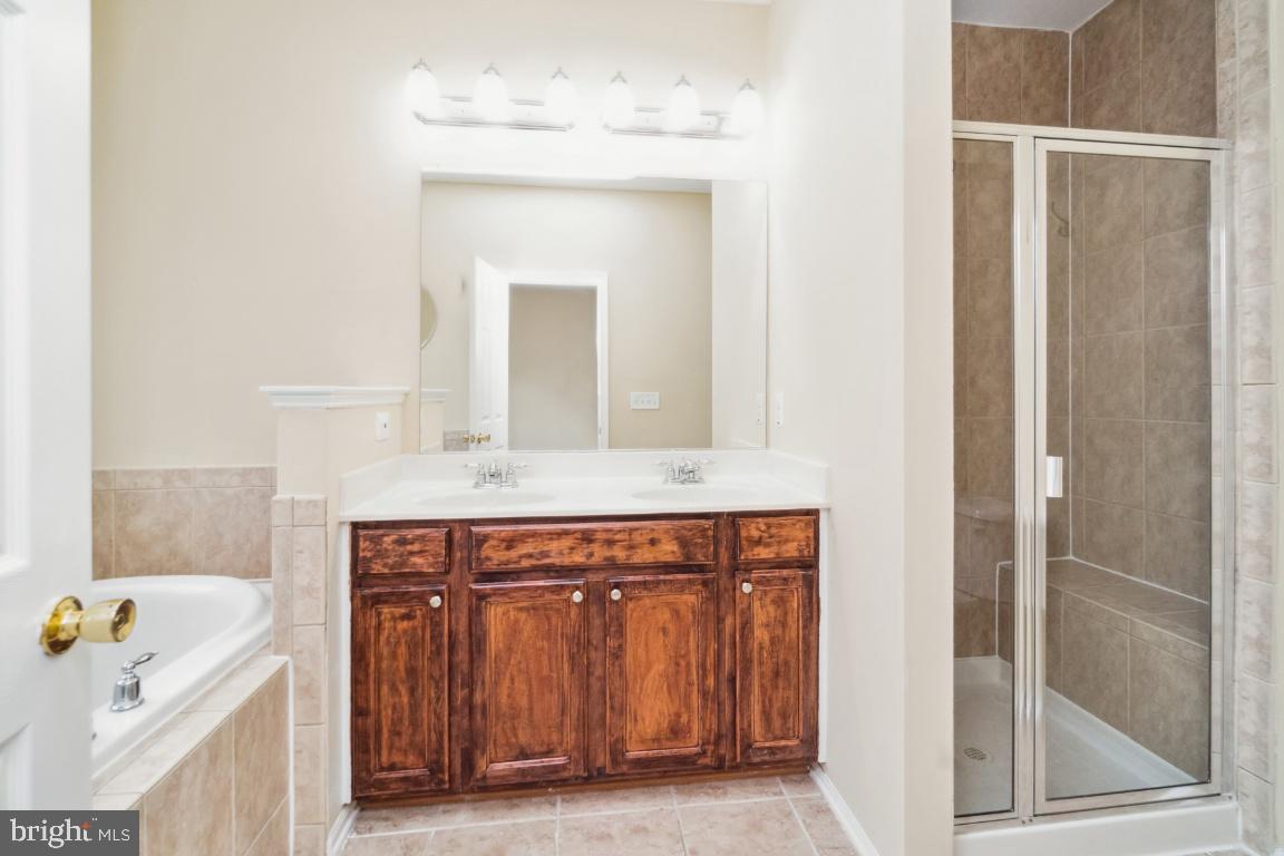 THE TOWNES CONDOMINIUM - Residential